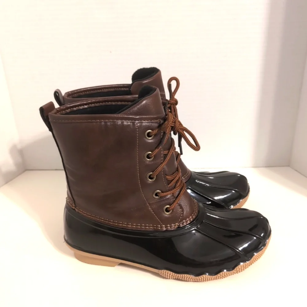 NWOT Duck Style Waterproof Black and Brown Lace-Up Boots‎ Big Girls Size 4